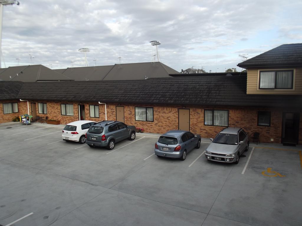 Arena Court Motel Hamilton Dış mekan fotoğraf