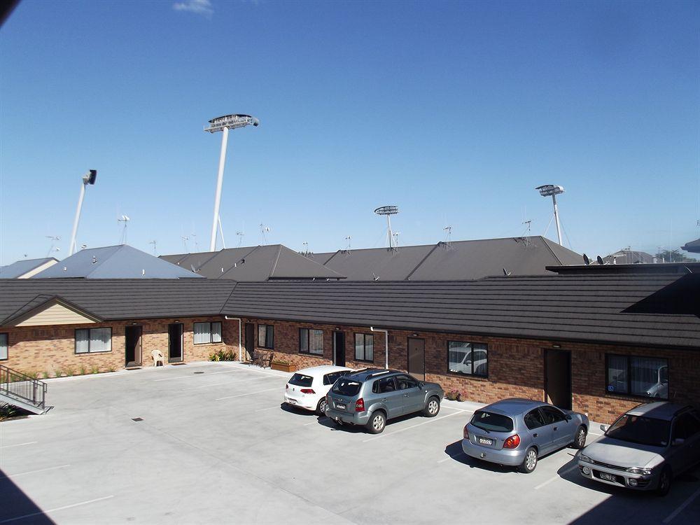 Arena Court Motel Hamilton Dış mekan fotoğraf