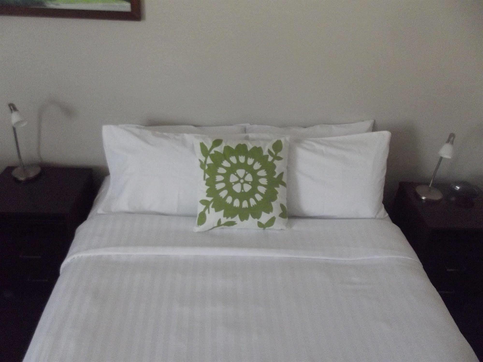 Arena Court Motel Hamilton Dış mekan fotoğraf